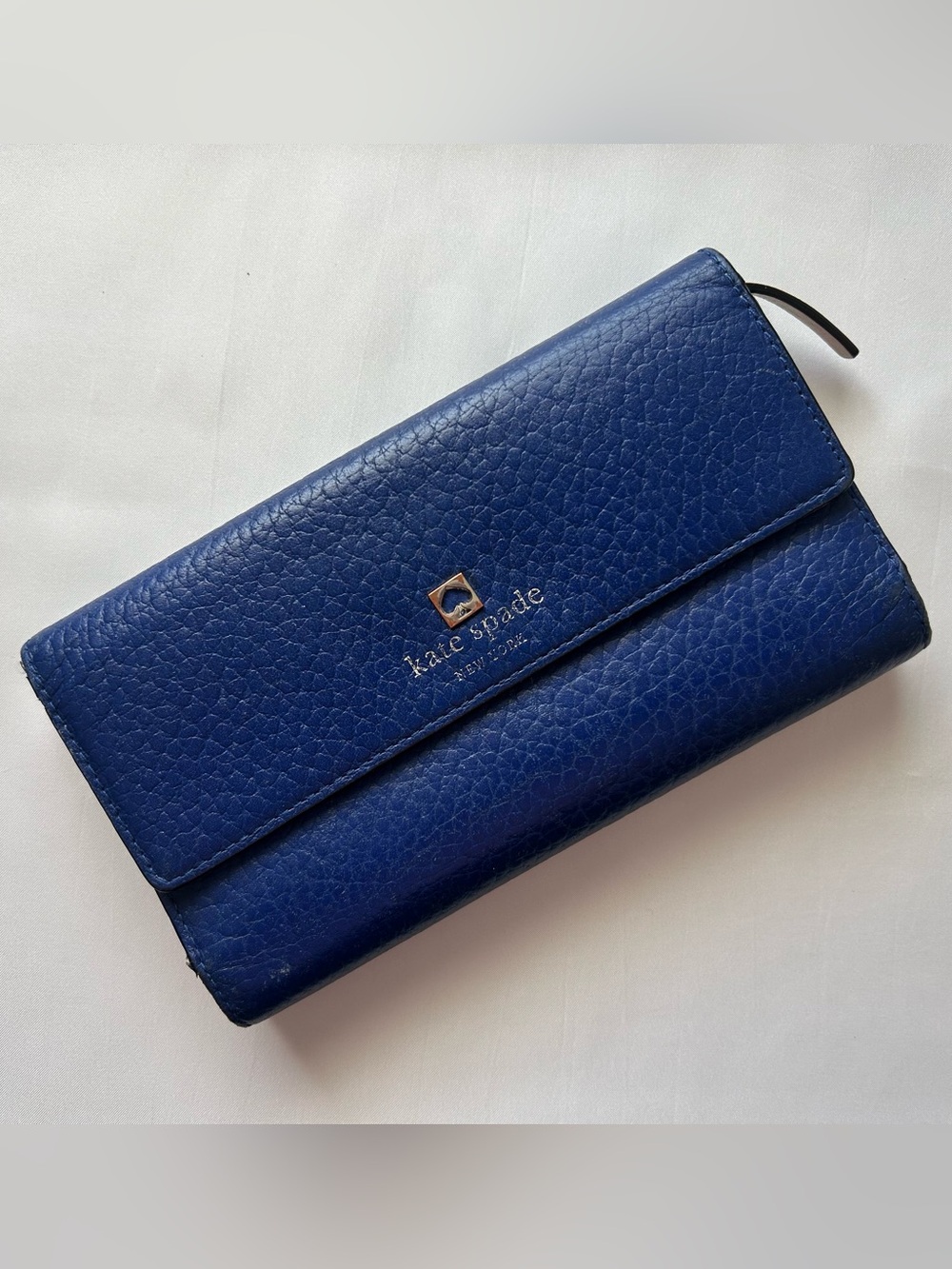 💙 Kate Spade ♠️ Pebbled Leather Wallet Clutch in Royal Blue with Gold Logo